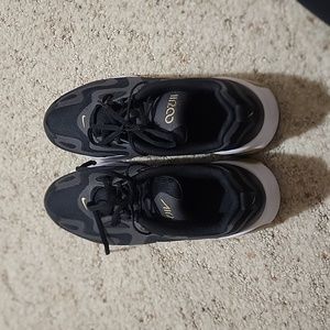 Nike Air 200 Sneakers Black/Gold US 6Y